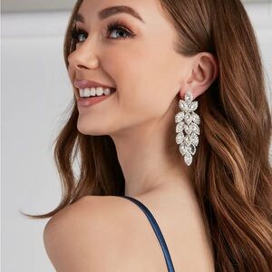 Windsor Silver drops statement earrings